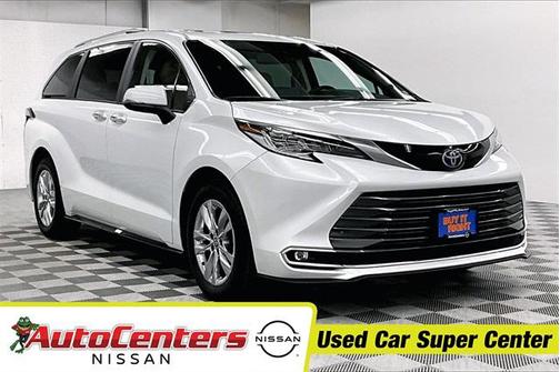 2023 Toyota Sienna Limited 7-Passenger