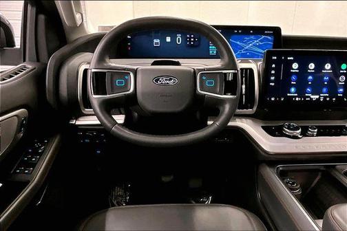 Oxford White 2025 Ford Expedition Active