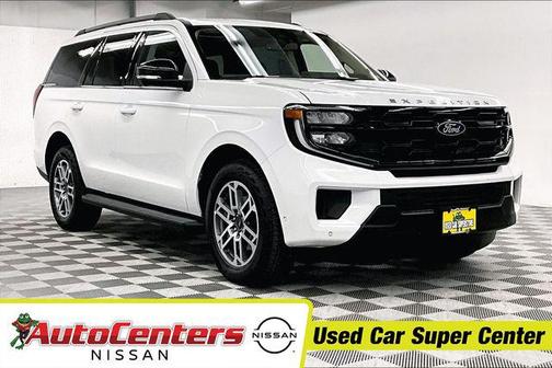 Oxford White 2025 Ford Expedition Active