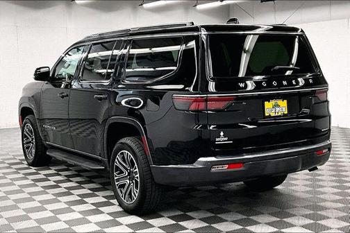 Diamond Black Crystal Pearlcoat 2022 Jeep Wagoneer Series III 4x4