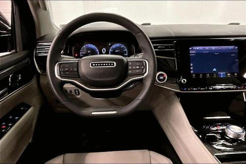 Diamond Black Crystal Pearlcoat 2022 Jeep Wagoneer Series III 4x4