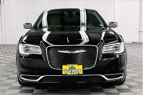 2018 Chrysler 300 Touring