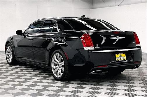 2018 Chrysler 300 Touring