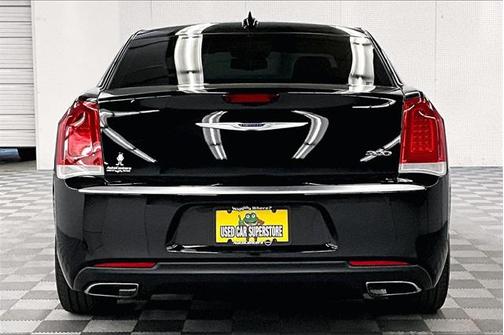 2018 Chrysler 300 Touring