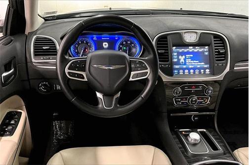 2018 Chrysler 300 Touring