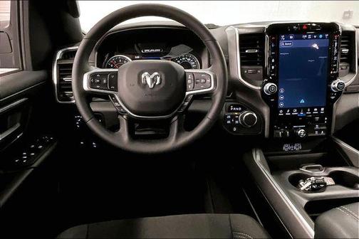 Diamond Black Crystal Pearlcoat 2025 RAM 1500 Big Horn/Lone Star