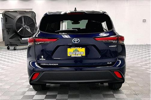 2022 Toyota Highlander Hybrid XLE