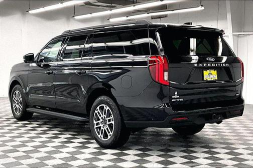 Agate Black Metallic 2025 Ford Expedition Max Active 4x4