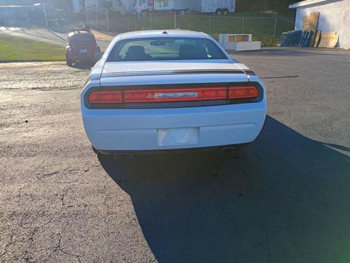2011 Dodge Challenger Base
