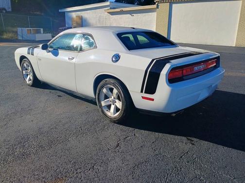 2011 Dodge Challenger Base