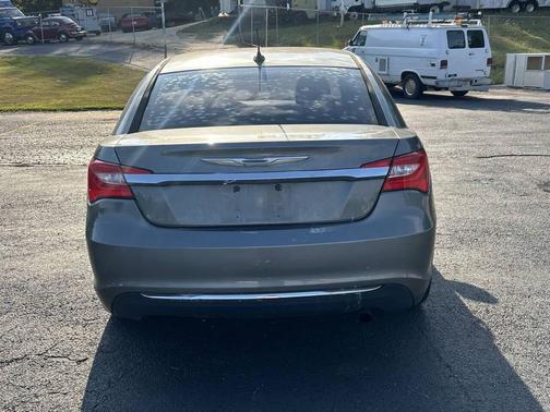 2011 Chrysler 200 Touring