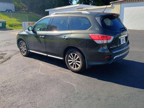 2016 Nissan Pathfinder SV