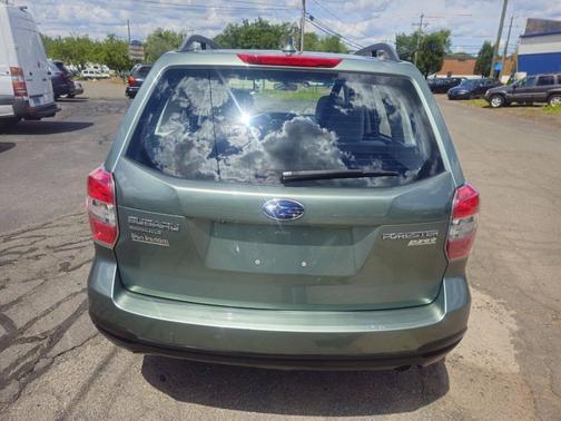 2016 Subaru Forester 2.5i