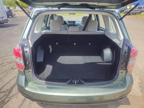 2016 Subaru Forester 2.5i