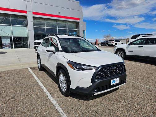 Wind Chill Pearl 2022 Toyota Corolla Cross LE