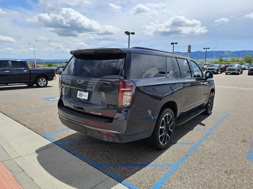 2022 Chevrolet Suburban RST