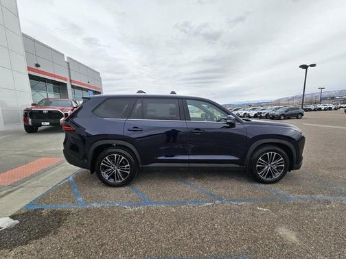 2026 Toyota Highlander Hybrid Base