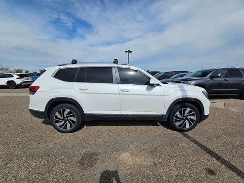 Opal White Pearl 2024 Volkswagen Atlas 2.0T SEL
