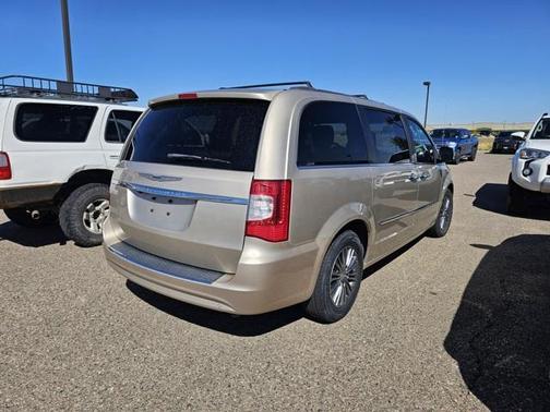 2014 Chrysler Town & Country Touring-L