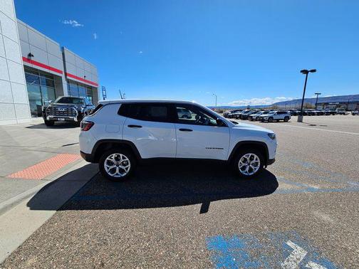 Bright White Clearcoat 2025 Jeep Compass Sport