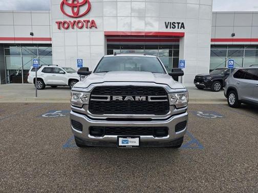 2022 RAM 2500 Tradesman Crew Cab 4x4 8' Box