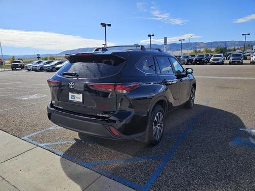 2024 Toyota Highlander XLE