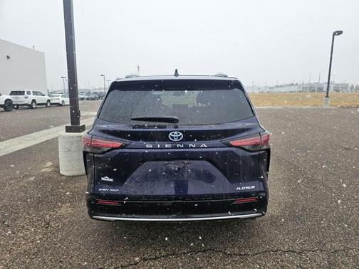 2025 Toyota Sienna Platinum