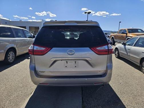 2017 Toyota Sienna XLE Premium