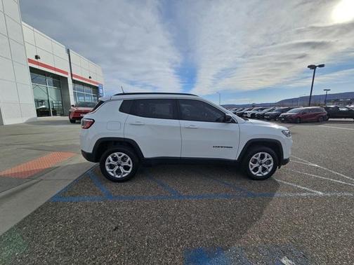 2025 Jeep Compass Latitude