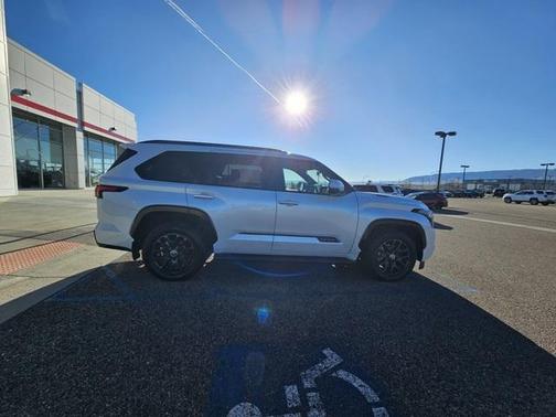 2024 Toyota Sequoia Platinum