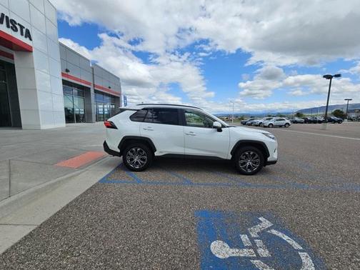 2022 Toyota RAV4 Hybrid XLE Premium