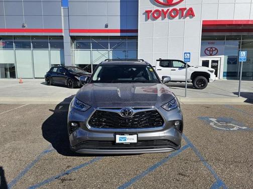 2026 Toyota Highlander Platinum
