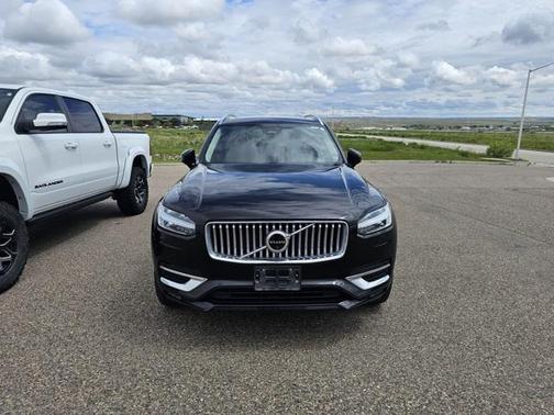2024 Volvo XC90 B5 Plus Bright Theme