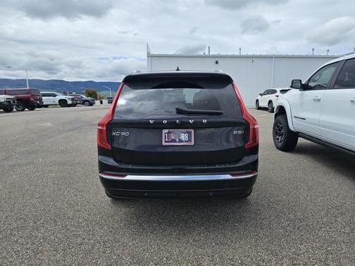 2024 Volvo XC90 B5 Plus Bright Theme