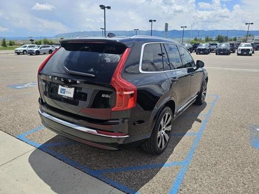 2024 Volvo XC90 B5 Plus Bright Theme