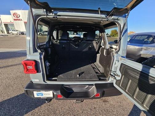 2024 Jeep Wrangler 4-Door Sahara 4x4