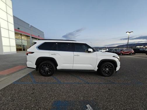 2023 Toyota Sequoia SR5