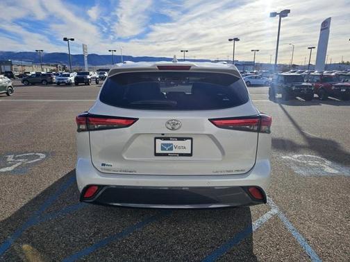 2022 Toyota Highlander Limited