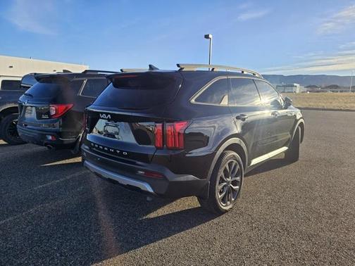 2022 Kia Sorento SX