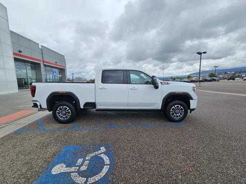 2022 GMC Sierra 2500 AT4