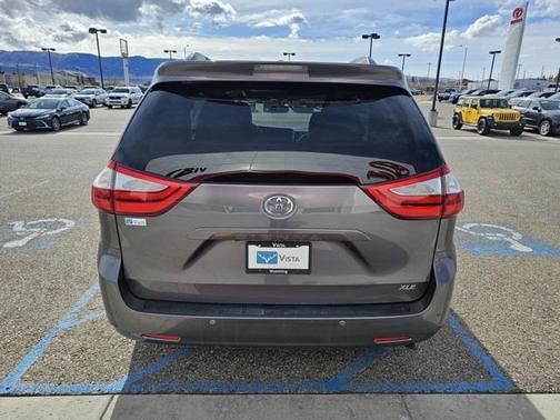 2015 Toyota Sienna XLE Premium