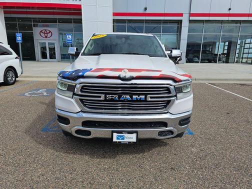Ivory White Tri-Coat Pearlcoat 2019 RAM 1500 Laramie