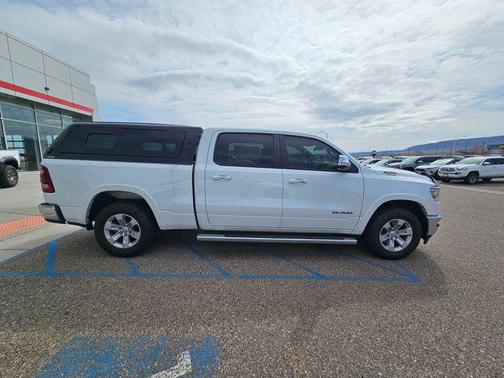 Ivory White Tri-Coat Pearlcoat 2019 RAM 1500 Laramie
