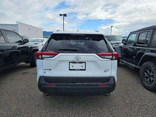 Ice Cap 2025 Toyota RAV4 Hybrid XLE