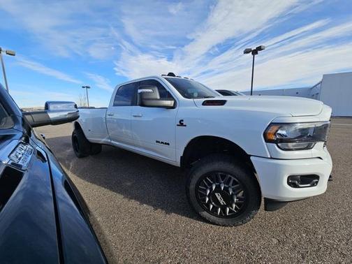 2023 RAM 3500 Big Horn Crew Cab 4x4 8' Box