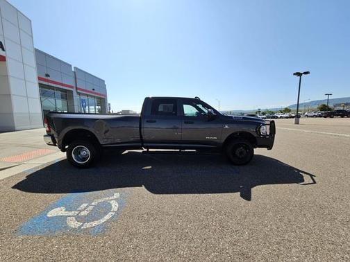 2021 RAM 3500 Tradesman Crew Cab 4x4 8' Box