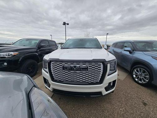 White Frost Tricoat 2021 GMC Yukon Denali