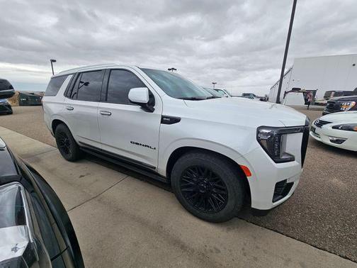 White Frost Tricoat 2021 GMC Yukon Denali