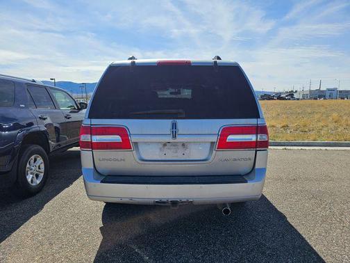 2014 Lincoln Navigator Base