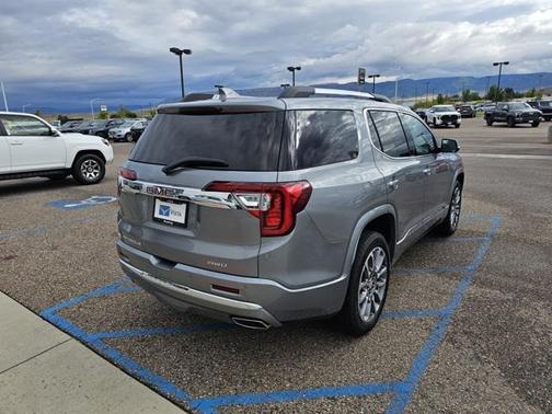 2023 GMC Acadia Denali